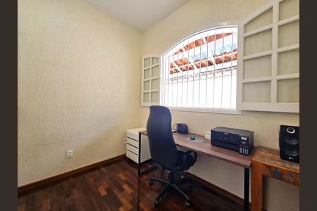Quarto de casa à venda com 3 quartos, 140m² em Santa Branca, Belo Horizonte