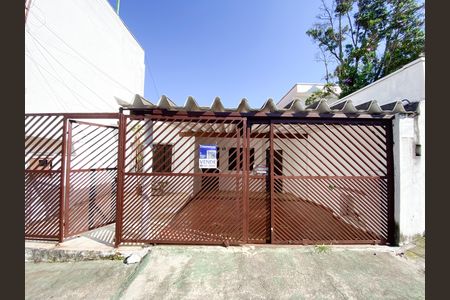 Casa à venda com 230m², 5 quartos e 2 vagasFachada