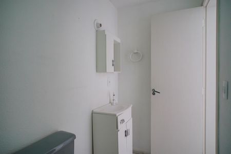 Banheiro  de apartamento à venda com 1 quarto, 45m² em Agronomia, Porto Alegre