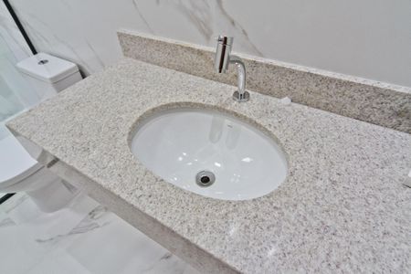 Casa à venda com 145m², 3 quartos e 2 vagas Casa à venda com 145m², 3 quartos e 2 vagasBanheiro da Suíte 1