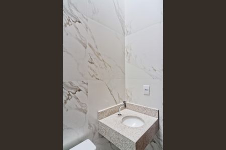 Casa à venda com 145m², 3 quartos e 2 vagas Casa à venda com 145m², 3 quartos e 2 vagasBanheiro da Suíte 2