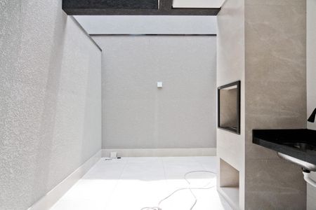 Casa à venda com 145m², 3 quartos e 2 vagas Casa à venda com 145m², 3 quartos e 2 vagasÁrea externa