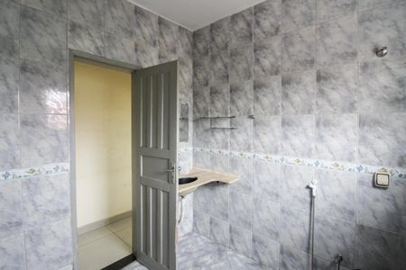 Casa para alugar com 130m², 3 quartos e 2 vagasBanheiro Social