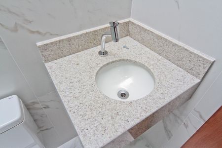 Casa à venda com 144m², 3 quartos e 2 vagasBanheiro da Suíte 2