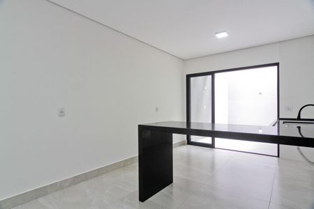 Casa à venda com 144m², 3 quartos e 2 vagasCozinha