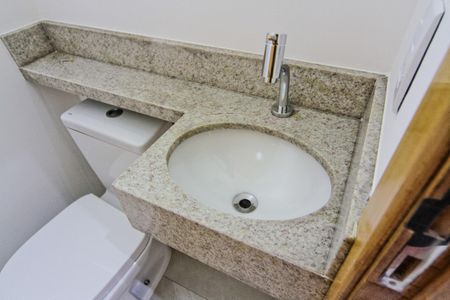 Casa à venda com 144m², 3 quartos e 2 vagasLavabo