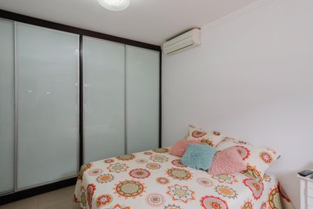 Casa à venda com 280m², 4 quartos e 3 vagas Casa à venda com 280m², 4 quartos e 3 vagasSuíte 1