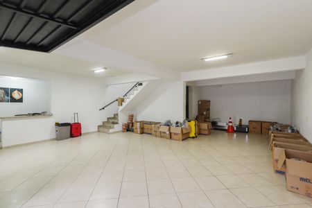 Casa à venda com 280m², 4 quartos e 3 vagas Casa à venda com 280m², 4 quartos e 3 vagasGaragem