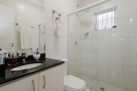 Casa à venda com 280m², 4 quartos e 3 vagas Casa à venda com 280m², 4 quartos e 3 vagasBanheiro da Suíte 1