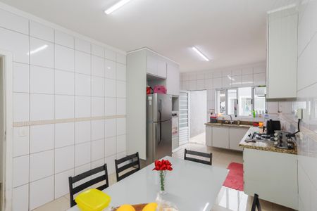 Casa à venda com 280m², 4 quartos e 3 vagas Casa à venda com 280m², 4 quartos e 3 vagasCozinha