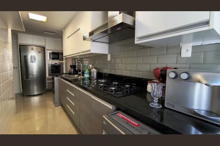 Apartamento à venda com 120m², 3 quartos e 2 vagas Apartamento à venda com 120m², 3 quartos e 2 vagasCozinha