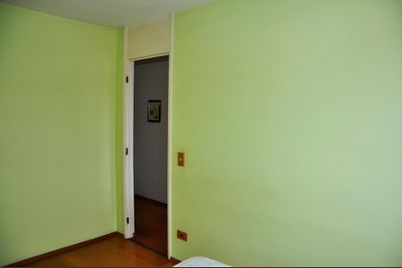 Apartamento para alugar com 93m², 2 quartos e 1 vaga Apartamento para alugar com 93m², 2 quartos e 1 vagaDetalhe - Quarto 01