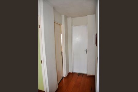 Apartamento para alugar com 93m², 2 quartos e 1 vaga Apartamento para alugar com 93m², 2 quartos e 1 vagaDetalhe - Corredor Quartos