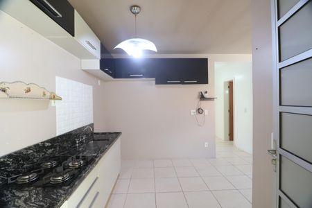 Casa de condomínio para alugar com 55m², 2 quartos e 2 vagasCozinha