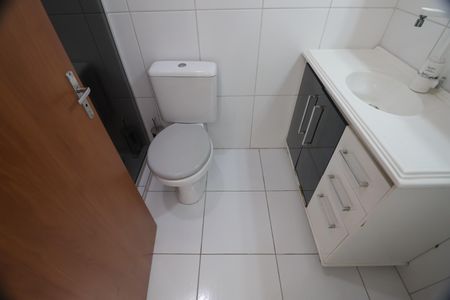 Casa de condomínio para alugar com 55m², 2 quartos e 2 vagasBanheiro