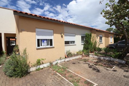 Casa de condomínio para alugar com 55m², 2 quartos e 2 vagasFachada da Casa
