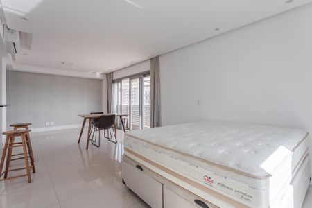 Sala de kitnet/studio para alugar com 1 quarto, 49m² em São João, Porto Alegre