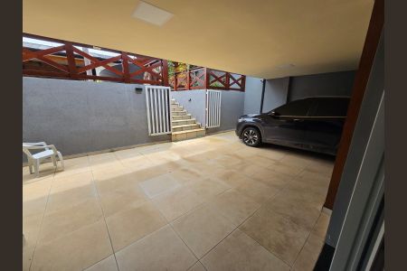 Casa para alugar com 300m², 2 quartos e 3 vagas Casa para alugar com 300m², 2 quartos e 3 vagasGaragem
