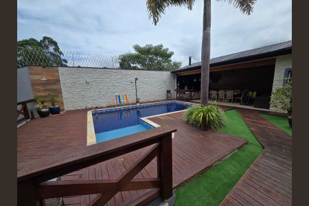 Casa para alugar com 300m², 2 quartos e 3 vagas Casa para alugar com 300m², 2 quartos e 3 vagasPiscina