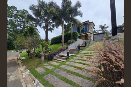 Casa para alugar com 300m², 2 quartos e 3 vagas Casa para alugar com 300m², 2 quartos e 3 vagasFachada