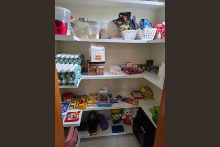 Casa para alugar com 300m², 2 quartos e 3 vagas Casa para alugar com 300m², 2 quartos e 3 vagasDespensa