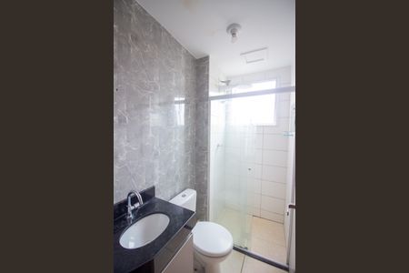 Banheiro Social de apartamento à venda com 2 quartos, 45m² em Chacaras Reunidas Santa Terezinha, Contagem