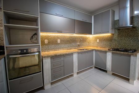 Casa para alugar com 182m², 3 quartos e 2 vagas Casa para alugar com 182m², 3 quartos e 2 vagasCozinha