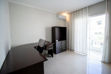 Casa para alugar com 182m², 3 quartos e 2 vagas Casa para alugar com 182m², 3 quartos e 2 vagasQuarto 1