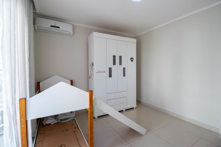 Quarto 2 de casa para alugar com 3 quartos, 182m² em Vista Alegre, Rio de Janeiro