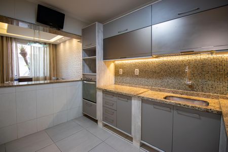 Casa para alugar com 182m², 3 quartos e 2 vagas Casa para alugar com 182m², 3 quartos e 2 vagasCozinha