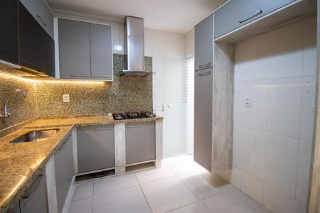 Casa para alugar com 182m², 3 quartos e 2 vagas Casa para alugar com 182m², 3 quartos e 2 vagasCozinha