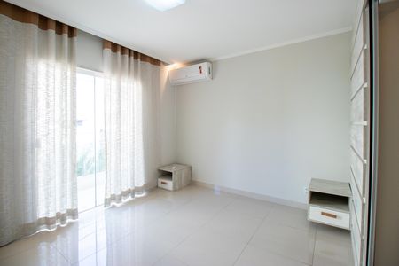 Casa para alugar com 182m², 3 quartos e 2 vagas Casa para alugar com 182m², 3 quartos e 2 vagasSuíte