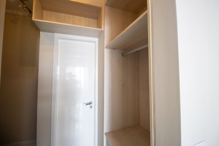 Casa para alugar com 182m², 3 quartos e 2 vagas Casa para alugar com 182m², 3 quartos e 2 vagasCloset da suíte