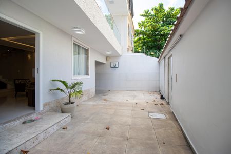 Casa para alugar com 182m², 3 quartos e 2 vagas Casa para alugar com 182m², 3 quartos e 2 vagasQuintal