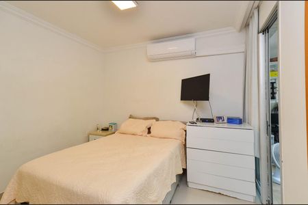 Apartamento à venda com 126m², 3 quartos e 2 vagas Apartamento à venda com 126m², 3 quartos e 2 vagasSuíte