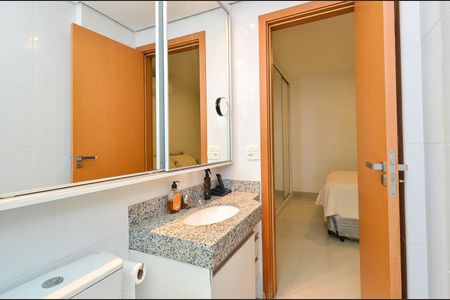 Apartamento à venda com 126m², 3 quartos e 2 vagas Apartamento à venda com 126m², 3 quartos e 2 vagasBanheiro Suíte