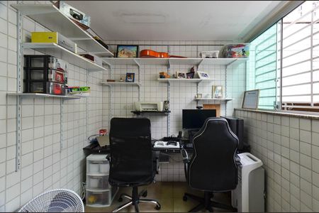 Apartamento à venda com 126m², 3 quartos e 2 vagas Apartamento à venda com 126m², 3 quartos e 2 vagasEscritório