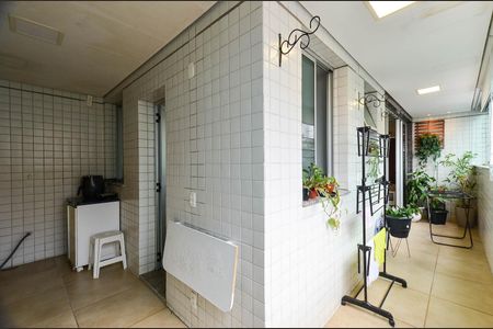 Apartamento à venda com 126m², 3 quartos e 2 vagas Apartamento à venda com 126m², 3 quartos e 2 vagasÁrea Privativa