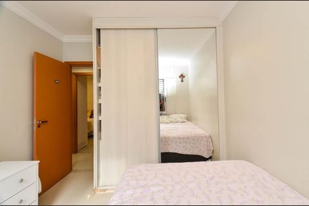 Apartamento à venda com 126m², 3 quartos e 2 vagas Apartamento à venda com 126m², 3 quartos e 2 vagasQuarto 2