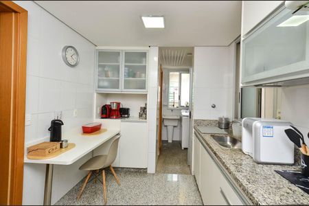 Apartamento à venda com 126m², 3 quartos e 2 vagas Apartamento à venda com 126m², 3 quartos e 2 vagasCozinha