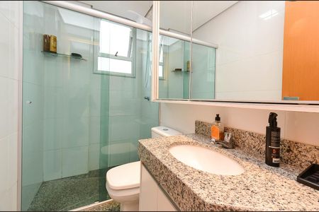 Apartamento à venda com 126m², 3 quartos e 2 vagas Apartamento à venda com 126m², 3 quartos e 2 vagasBanheiro Suíte