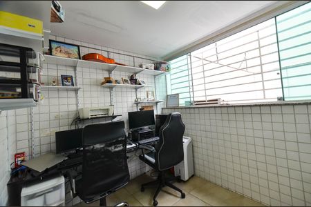 Apartamento à venda com 126m², 3 quartos e 2 vagas Apartamento à venda com 126m², 3 quartos e 2 vagasEscritório