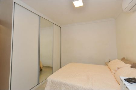 Apartamento à venda com 126m², 3 quartos e 2 vagas Apartamento à venda com 126m², 3 quartos e 2 vagasSuíte