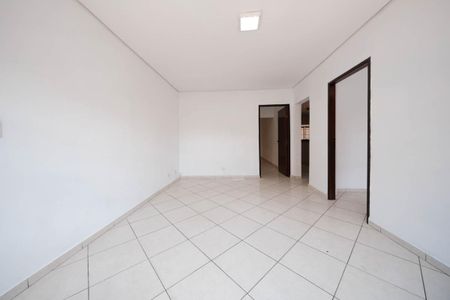 Casa para alugar com 250m², 3 quartos e 2 vagasSala