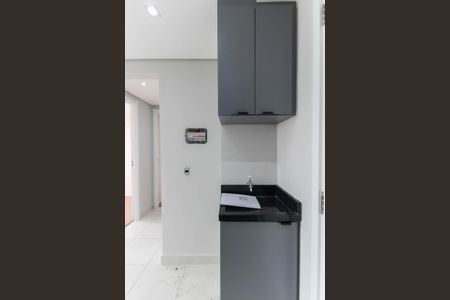 Sala - Cozinha de apartamento para alugar com 2 quartos, 48m² em Vila Carmosina, São Paulo