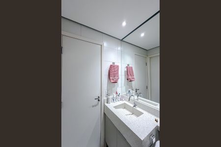 Apartamento à venda com 34m², 2 quartos e 1 vaga Apartamento à venda com 34m², 2 quartos e 1 vagaBanheiro
