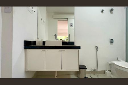 Apartamento à venda com 100m², 2 quartos e 1 vagaBanheiro da Suíte