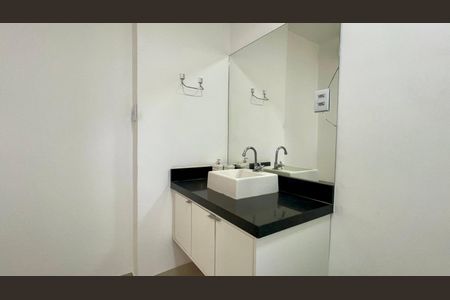 Apartamento à venda com 100m², 2 quartos e 1 vagaBanheiro da Suíte