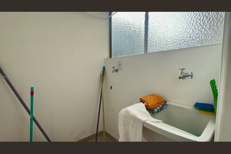 Apartamento à venda com 100m², 2 quartos e 1 vagaÁrea de Serviço