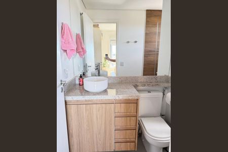 Apartamento à venda com 64m², 2 quartos e 1 vaga Apartamento à venda com 64m², 2 quartos e 1 vagaBanheiro da suíte